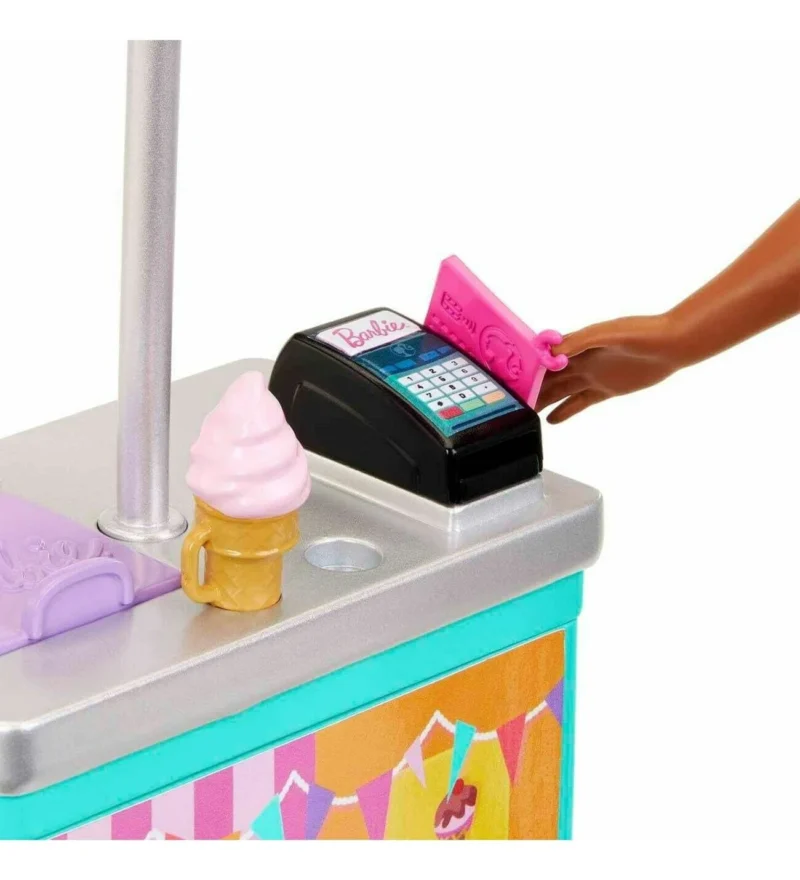 Barbie Brooklyn ve Malibu Bebekleri Oyun Seti, plaj eğlencesi ve yemek simülasyonuyla dolu, çocukların hayal gücünü geliştirdiği ve hikayeler oluşturduğu eğlenceli bir oyuncaktır.