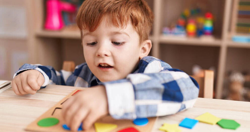 Çocuklar için yaratıcı ve el becerilerini geliştiren aktiviteler, Çocukların gelişim süreci, yaratıcılıklarını keşfetmeleri ve el becerilerini geliştirmeleri için kritik bir dönemdir. Yaratıcılık, çocukların dünyayı farklı bir bakış açısıyla görmelerini sağlarken, el becerileri onların fiziksel dünyayla etkileşimlerini güçlendirir.