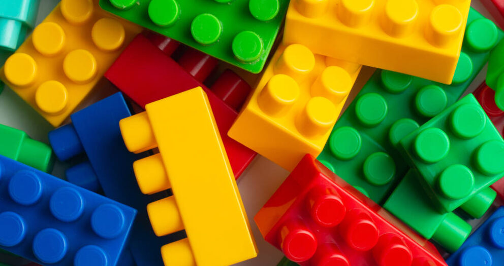 Mükemmel bir Lego inşası! Yaratıcılığın sınırlarını keşfederken eğlenmek için tuğlalarla bir araya geldik. Lego oyuncakları, problem çözme ve hayal gücünü teşvik ediyor.