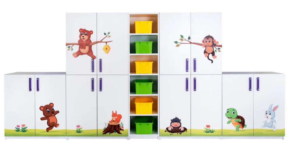 Figürlü Anaokulu dolabı önden kutuları ile görünüşü