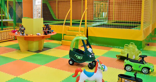 Tatami minder döşeli kapalı çocuk oyun alanı